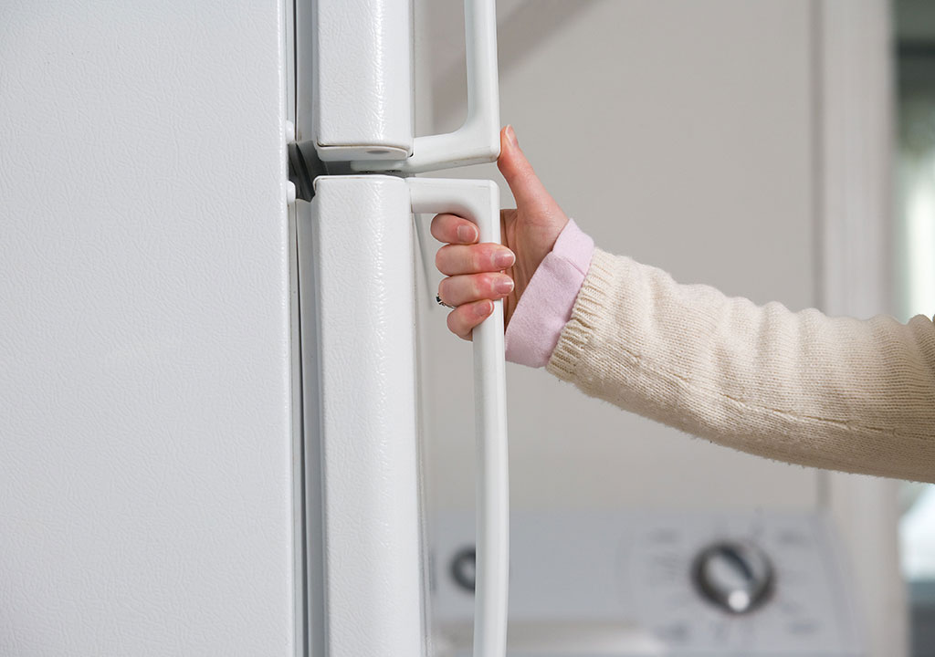 چرا درِ یخچال خوب بسته نمیشود؟ 2 چرا درِ یخچال خوب بسته نمیشود؟